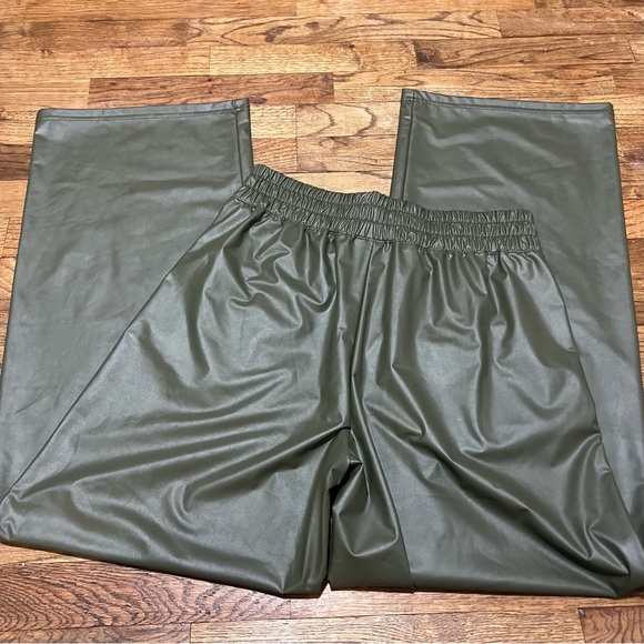 NWT Aerie Offline Real Luxe Faux Leather Pants Size Medium - Picture 4 of 5